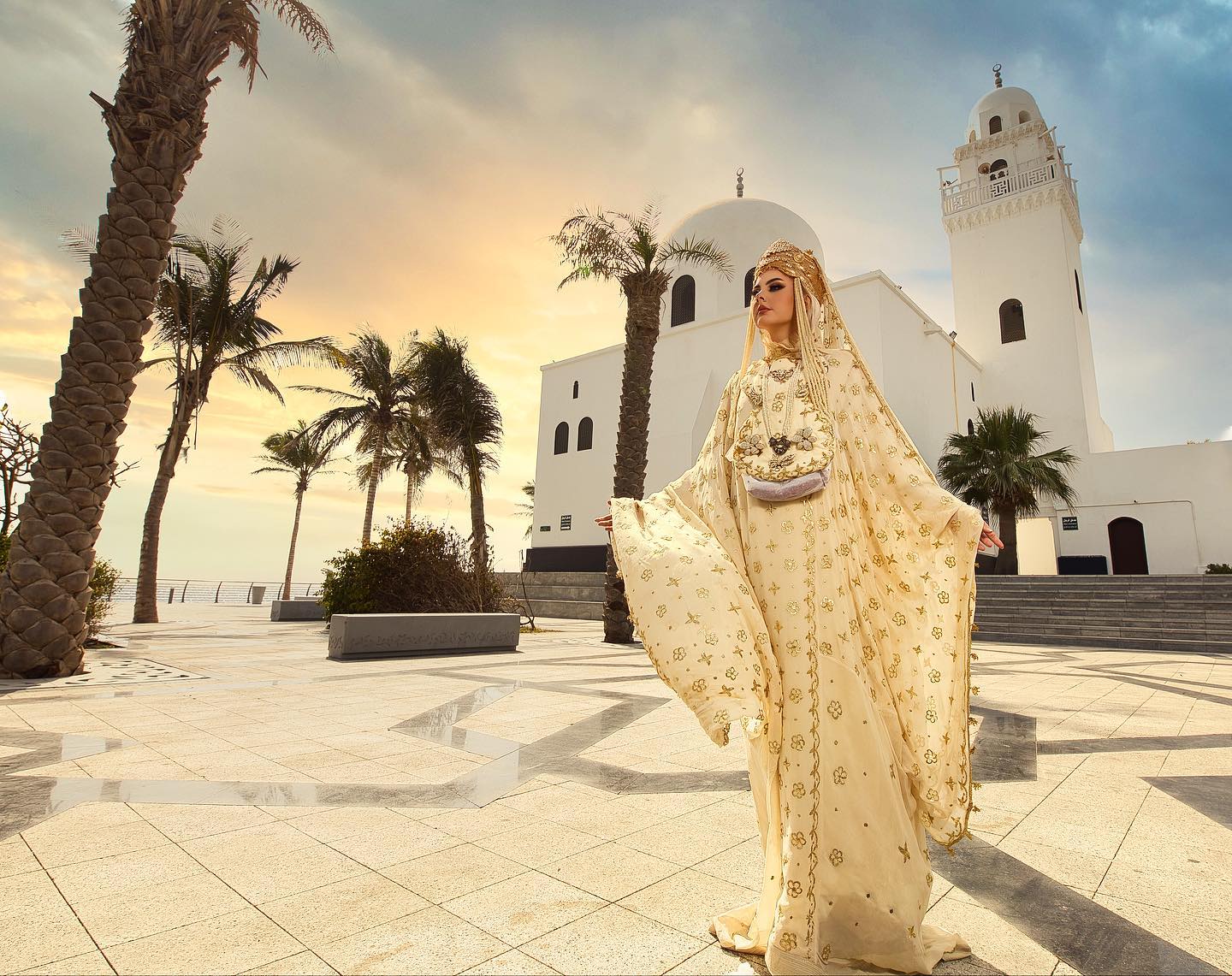 Bridging the gap between tradition and innovation—Tamaraah’s Saudi Founding Day tribute embraced cultural authenticity with a modern twist. A masterpiece of storytelling through fashion.